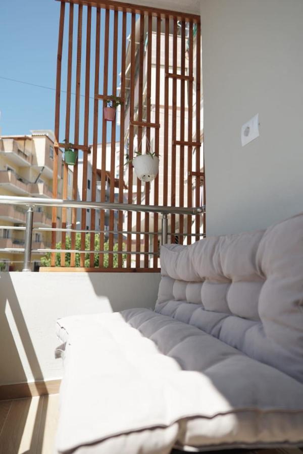 Luka'S Apartment Sarandë Exterior foto